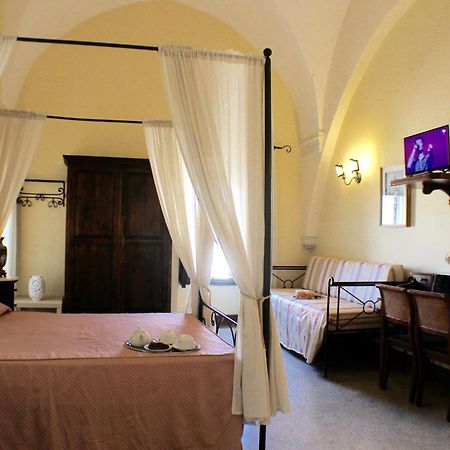 Palazzo Senape De Pace Bed & Breakfast Галиполи Екстериор снимка