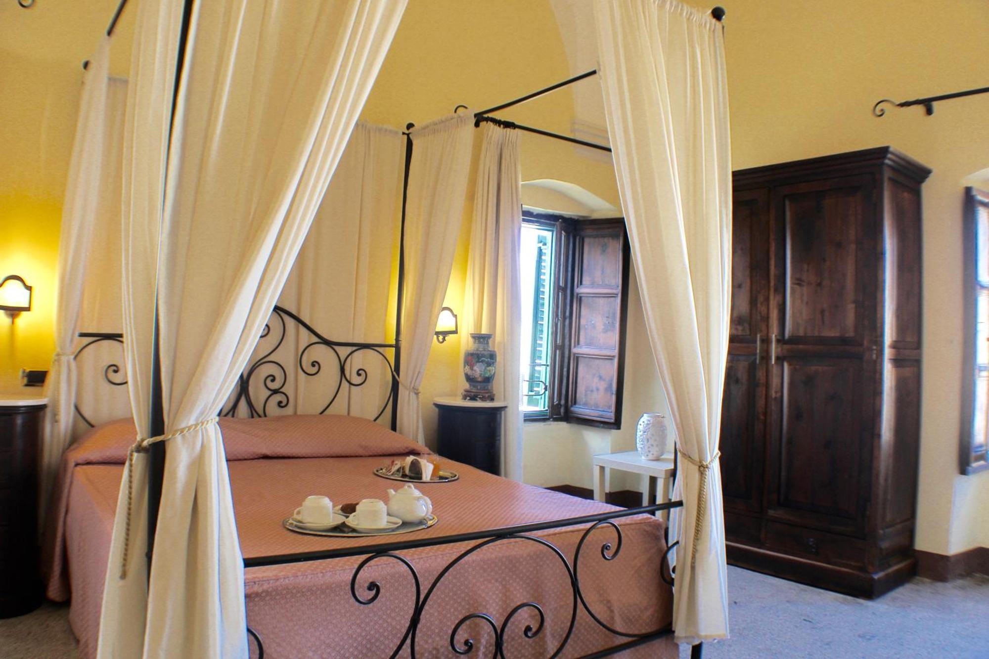 Palazzo Senape De Pace Bed & Breakfast Галиполи Екстериор снимка