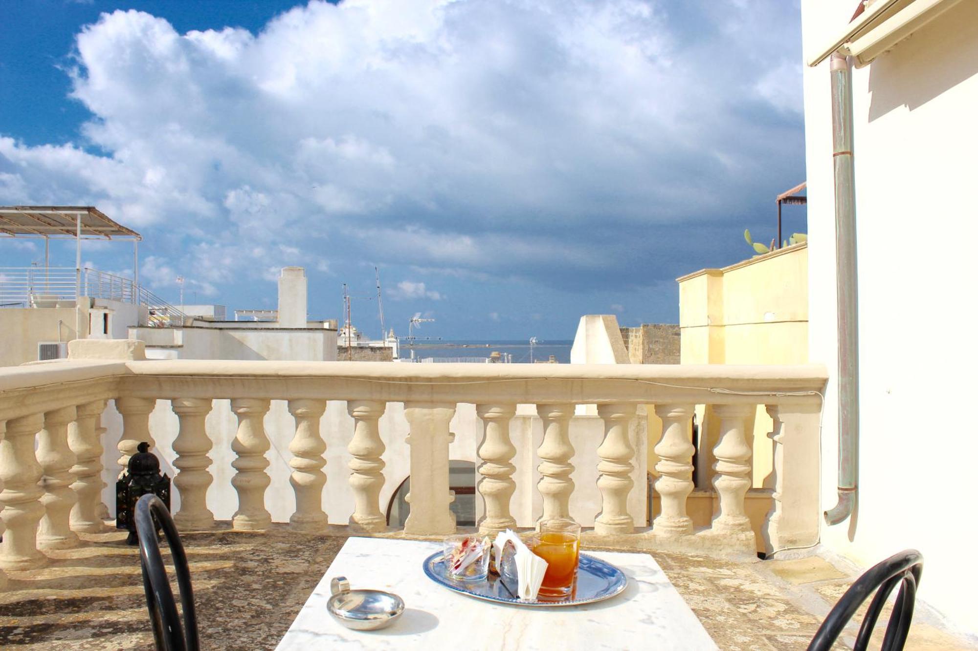 Palazzo Senape De Pace Bed & Breakfast Галиполи Екстериор снимка
