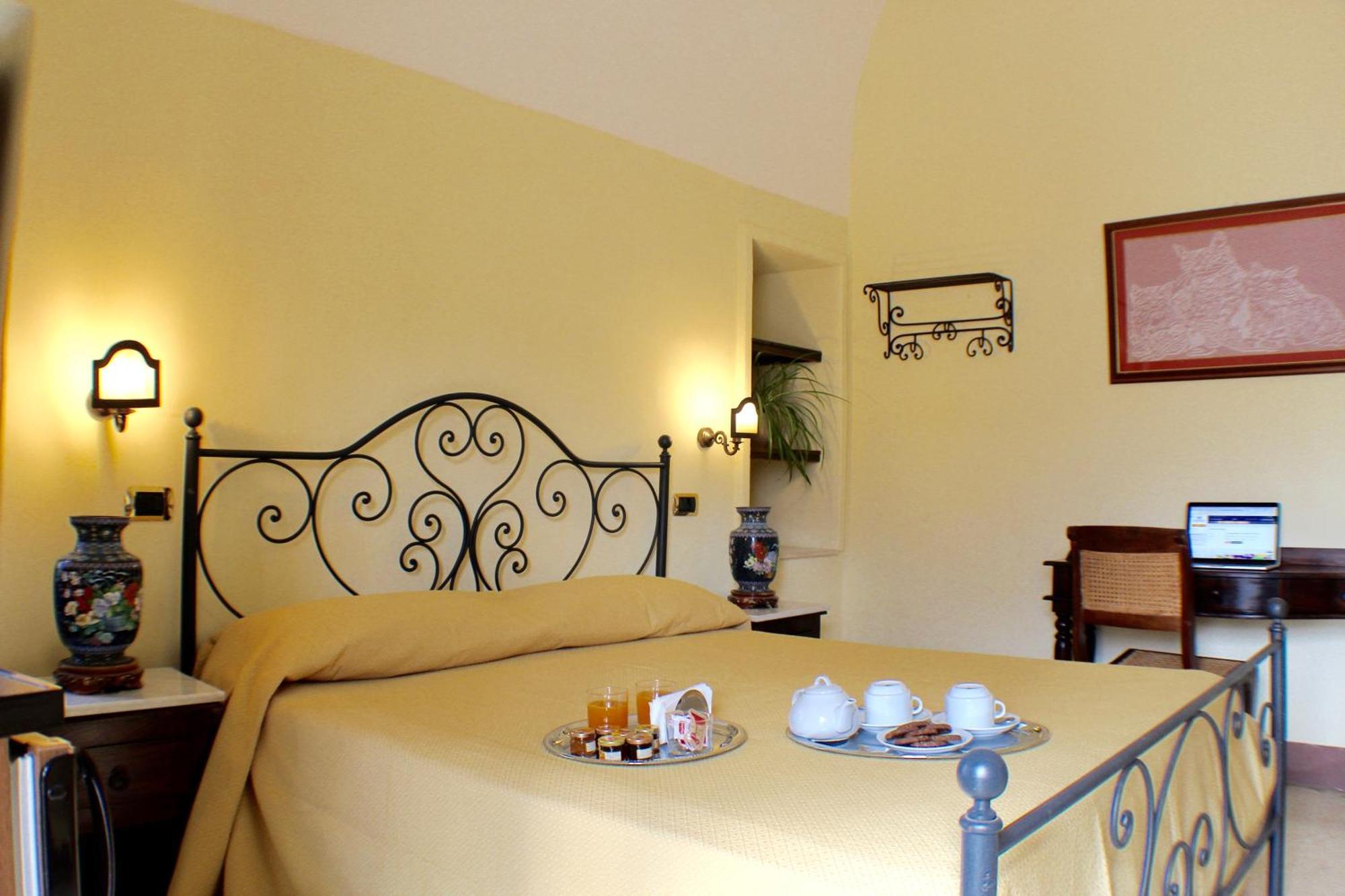 Palazzo Senape De Pace Bed & Breakfast Галиполи Екстериор снимка