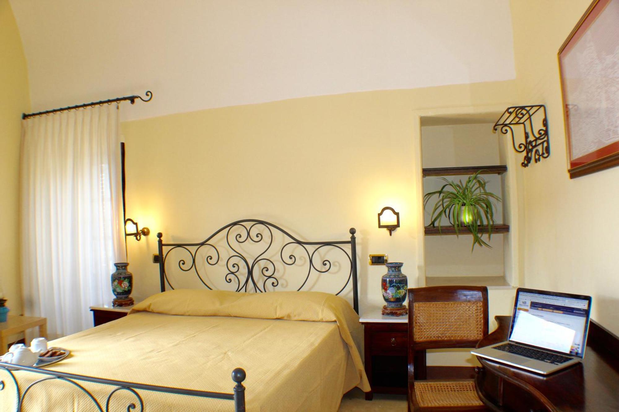 Palazzo Senape De Pace Bed & Breakfast Галиполи Екстериор снимка