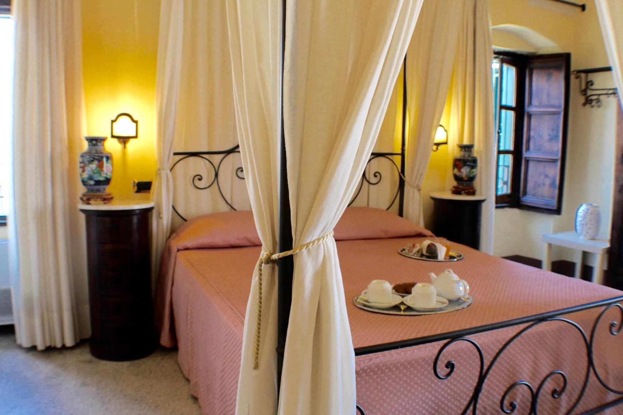 Palazzo Senape De Pace Bed & Breakfast Галиполи Екстериор снимка