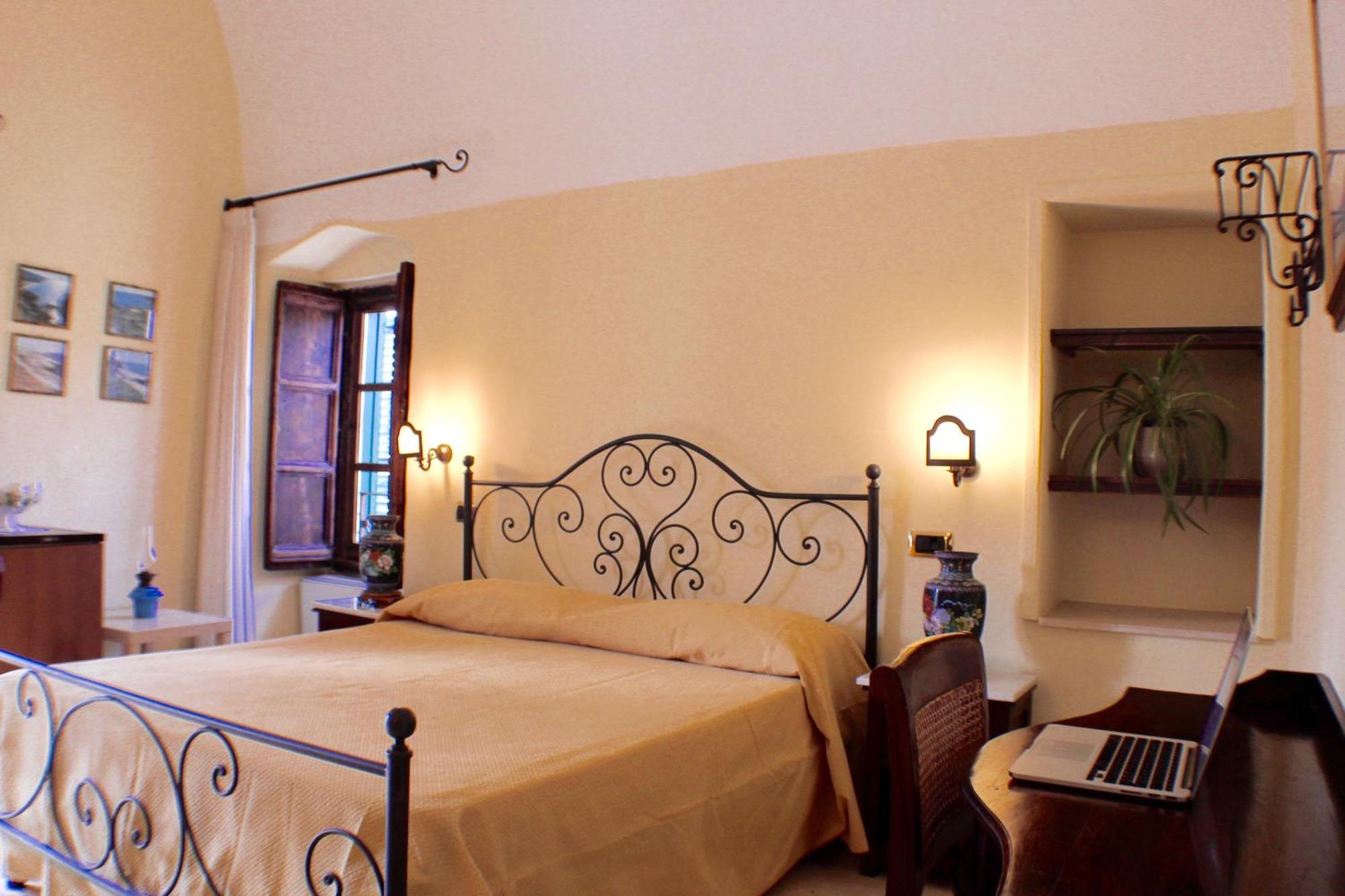 Palazzo Senape De Pace Bed & Breakfast Галиполи Екстериор снимка
